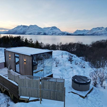 Wonderinn Arctic Utstrand エクステリア 写真