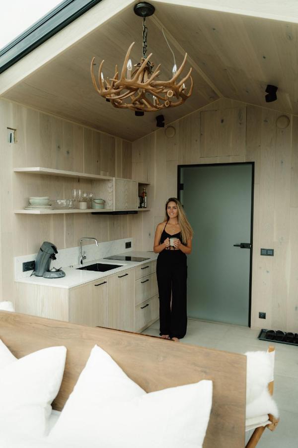 Wonderinn Arctic Utstrand エクステリア 写真