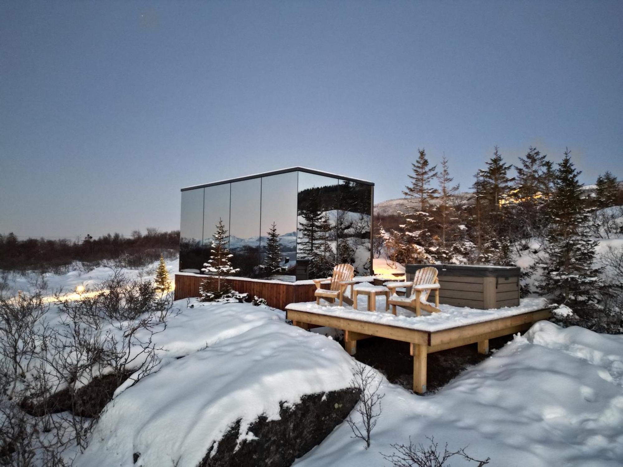 Wonderinn Arctic Utstrand エクステリア 写真